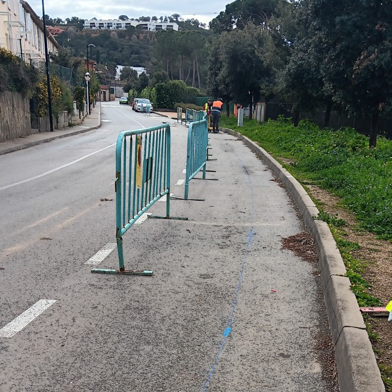 Inici obra, aparcaments estrets.